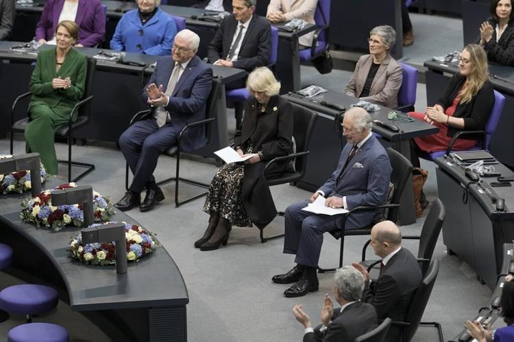 King Charles III addresses German parliament, meets Scholz