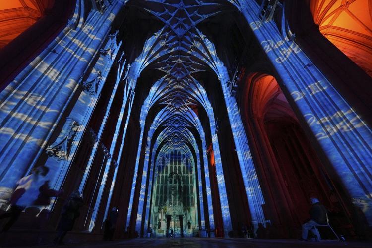 PHOTO COLLECTION: Britain Art Lights
