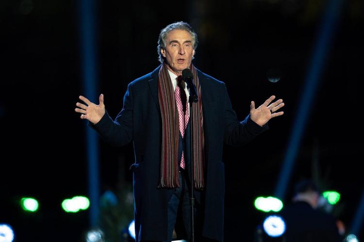 Trump administration pauses 5 wind projects off the East Coast