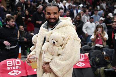 Drake, Justin Bieber and the ɫtvs behind recent pop hits head to Grammys