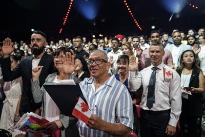 Immigrants more likely to cite human rights, diversity as '��ɫtv values': survey