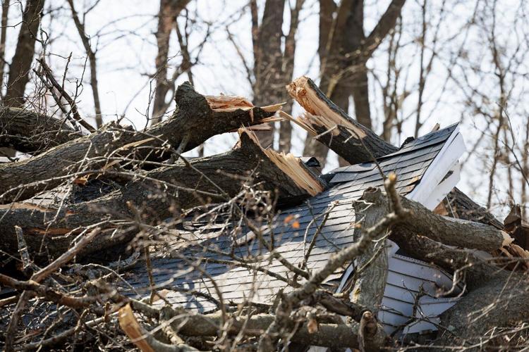 Forecasters warn of deadly floods and strong tornadoes in parts of the Midwest and South