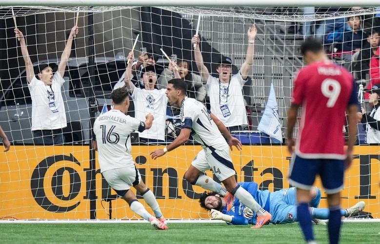 Muller scores, Vancouver Whitecaps open MLS playoffs with 3-0 victory over FC Dallas