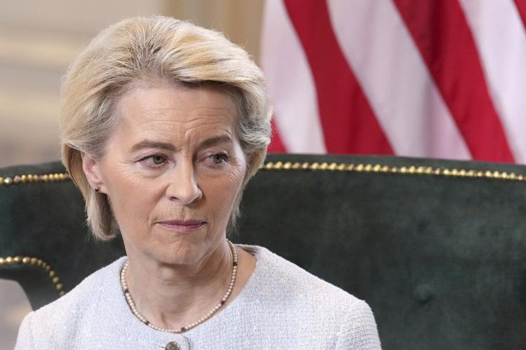 EU chief's texts to a pharma boss during pandemic were likely erased, the NYT reports