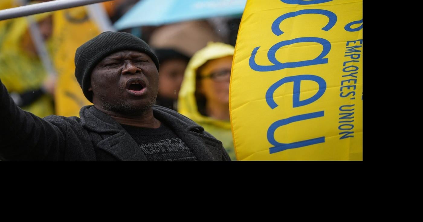 Contract talks break down between B.C. and community health workers: union | Politics