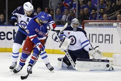 Scheifele, Hellebuyck lead Jets to 4-1 win over Rangers