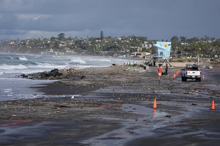 Torrential rains return to Southern California, prompting new flash flood fears, threat of mudslides