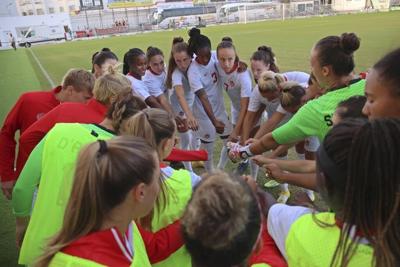 Canada women's soccer team reluctantly returns to training under protest in Florida
