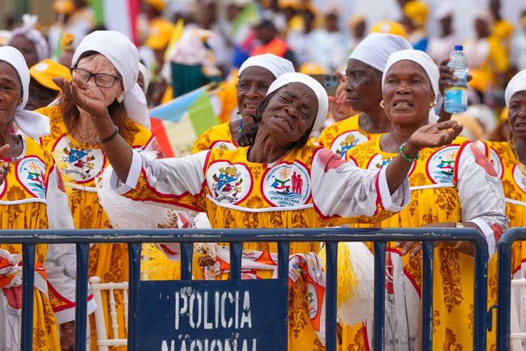 Pope calls for justice and closing income gap in Equatorial Guinea Mass with presidential family