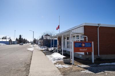Canada Post reaches deal with second-largest union, negotiations continue with CUPW