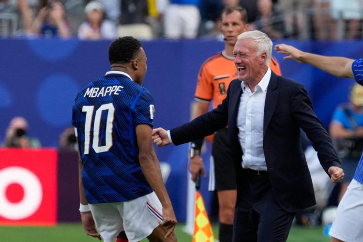 Mbappé scores twice to tie Messi for World Cup lead with 6 goals, France beats Sweden 3-0