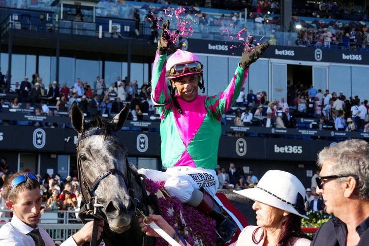Filly Luster earns emphatic victory in $1-million King's Plate thoroughbred race