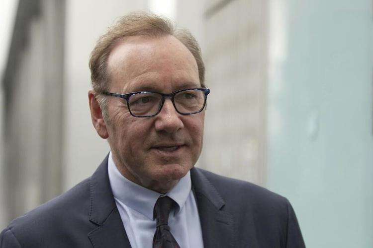 Elton John testifies for the defense in Kevin Spacey's sexual assault trial