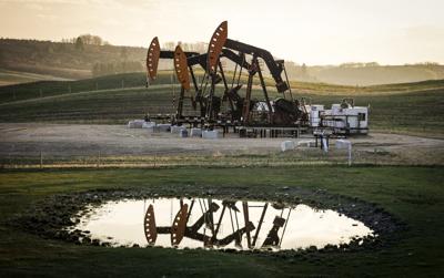 ��ɫtv oilpatch can withstand crude market doldrums, experts say