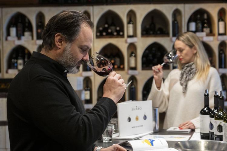 Ukrainian winemaker, US vets team up on a mission: showing the best of Ukraine, one glass at a time