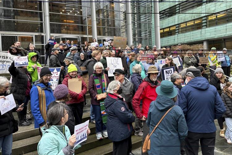 Refugee aid groups say Trump administration is trying to circumvent court order