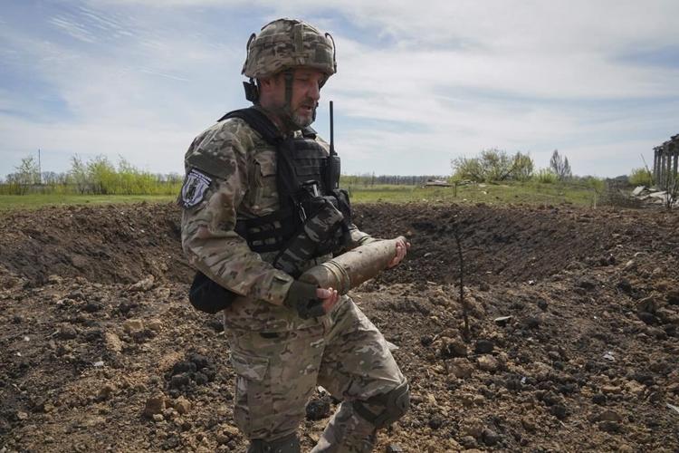 Ukraine leader wages political war on Russia on Europe trips