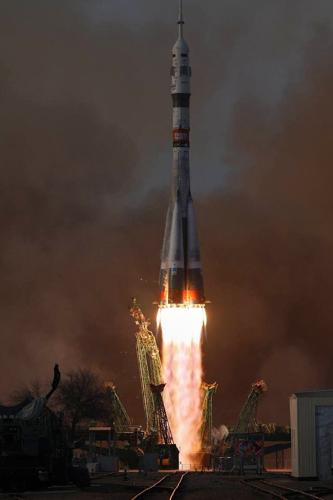 US-Russian crew of 3 blasts off to the International Space Station in a Russian Soyuz spacecraft
