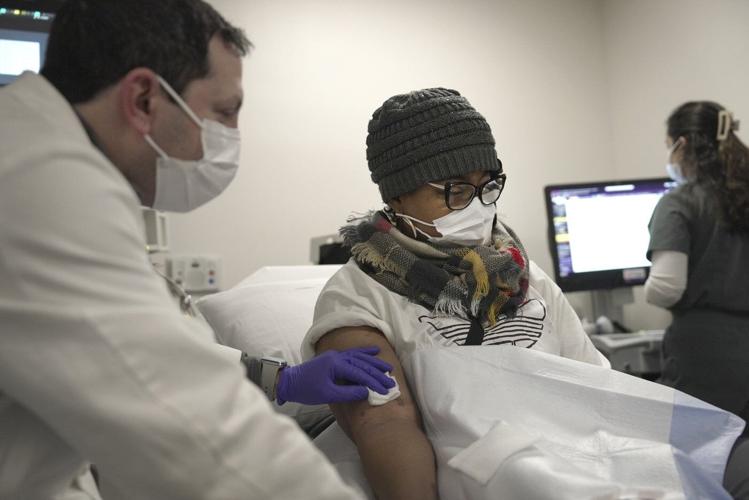 Doctors remove pig kidney from an Alabama woman after a record 130 days