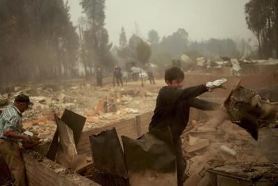 Chile wildfires spread amid heat wave as death toll rises