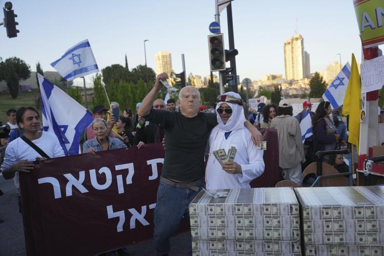 Netanyahu is rocked by a new scandal linking his close advisers to Qatar