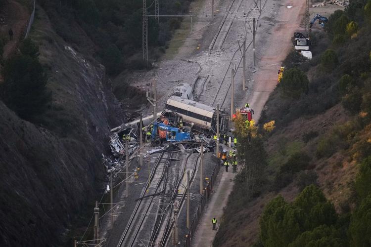 Spain begins 3 days of mourning for train wreck victims as death toll rises to 42