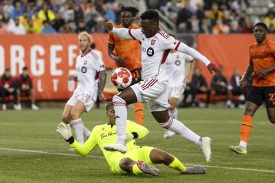 Forge defeats slumping Toronto FC in opening leg of ɫtv Championship semifinal