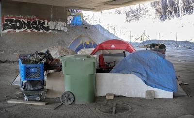 Une juge bloque le démantèlement d'un campement sous l'autoroute Ville-Marie