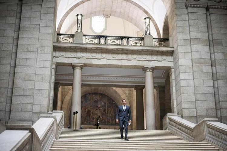 Manitoba promises more health-care workers, fuel tax suspension in throne speech