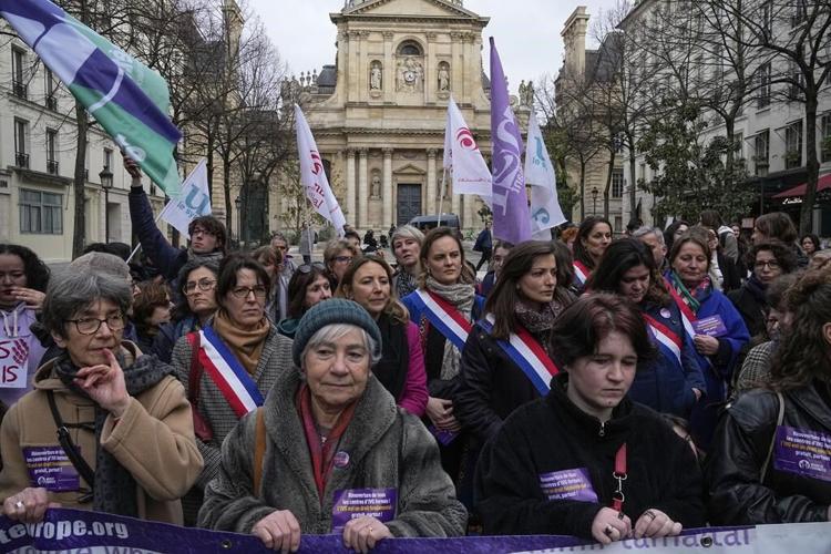 French lawmakers gather for a historic vote that will make abortion a constitutional right