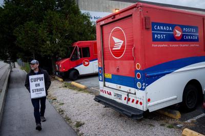 Canada Post, union set to meet again as rotating strike stretches on