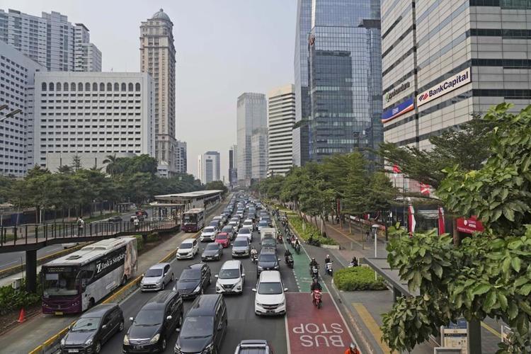 Southeast Asian leaders are besieged by thorny issues as they hold an ASEAN summit without Biden