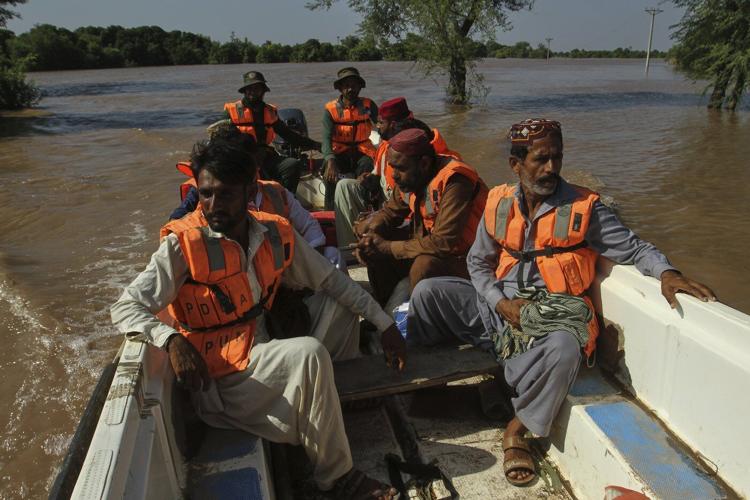 Flood survivors begin to return home in Pakistan's eastern Punjab as water recedes
