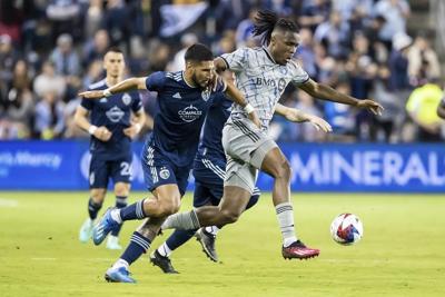 Duke, Choinière lead Montreal over Sporting KC 2-0
