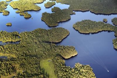 Flags fly at half staff in Minnesota for Voyageurs National Park ranger who died in water rescue