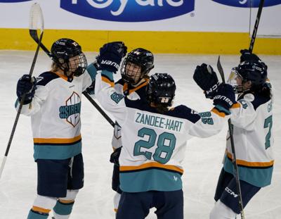 Last-place Sirens upset front-running Victoire 1-0