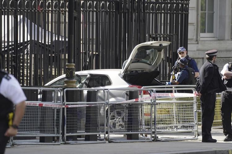 Man arrested after car collides with gates of Downing Street; police don't suspect terror attack