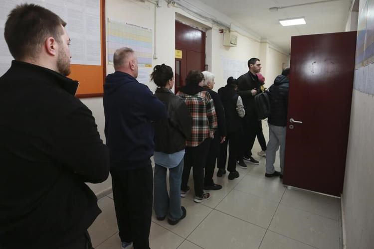 Georgia votes in an election that could take it toward the EU or into Russia's orbit