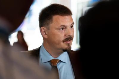Nunavut Premier P.J. Akeeagok survives confidence vote after effort to oust him