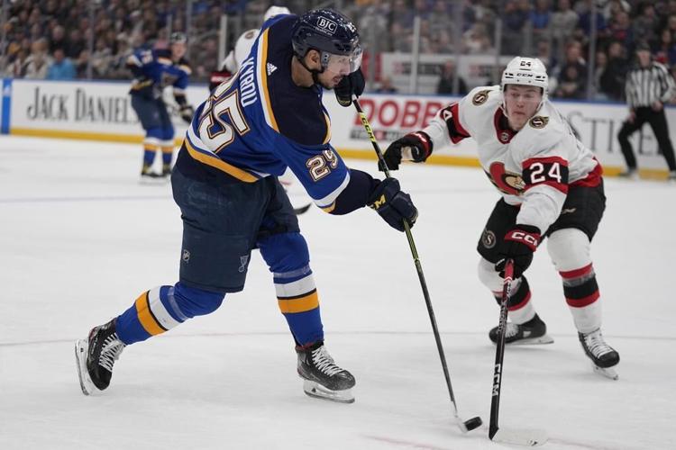 Binnington makes 31 saves, Blues hold off Senators 2-1