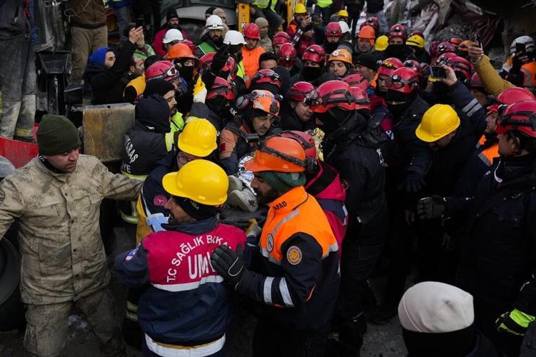 Survivors still being found as quake death toll tops 25,000