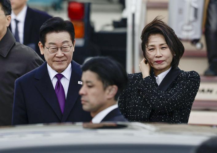 Leaders of Japan and South Korea discuss economy and regional challenges at summit