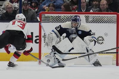 NHL roundup: Devils hang on to edge slumping Blue Jackets 2-1