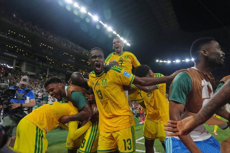 South Africa reaches World Cup knockout round for 1st time with 1-0 win over South Korea
