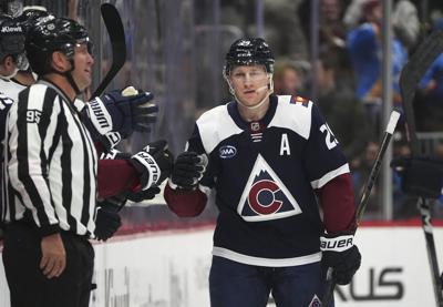 NHL linesman leaves game after collision with Toews