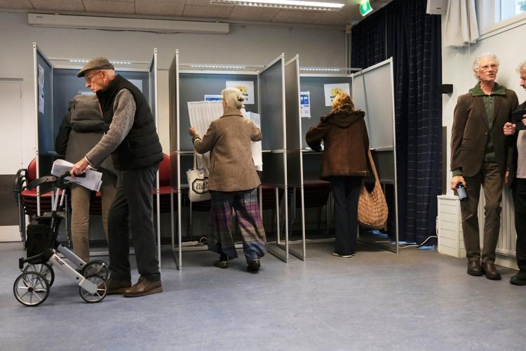 27 parties and 1,166 candidates crowd the ballot for the Dutch election