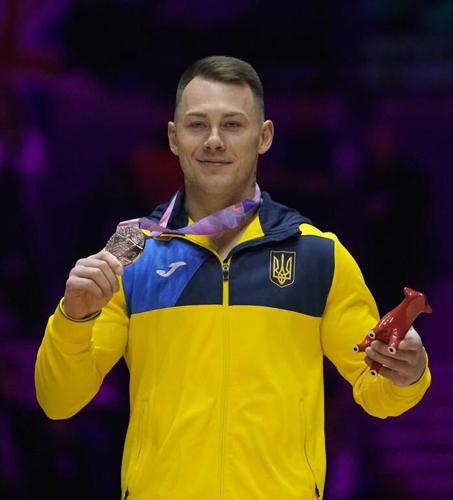 Malone gets rare gold for US men at gymnastics worlds, Canada's Black wins silver