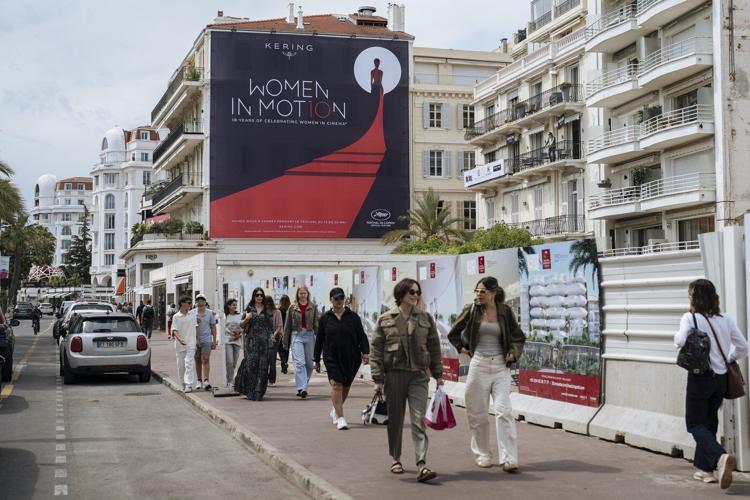 Cannes set to open with a 3-film salute to Ukraine and De Niro getting an honorary Palme d'Or