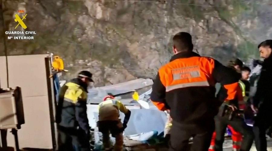 Death toll in Spanish train collision rises to 39 and authorities say it could still rise