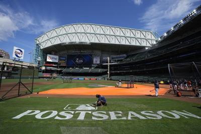 Minute Maid Park retractable roof open for Game 2 of Astros, Twins series